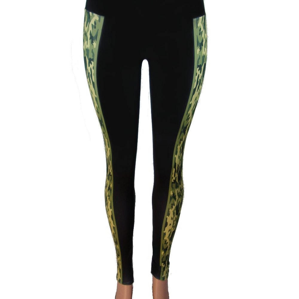 Women's Leggings, Camo Design on Black, NWOT, Sm